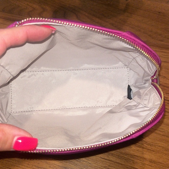 KATE SPADE CHELSEA COSMETIC BAG♠️ - Picture 4 of 8